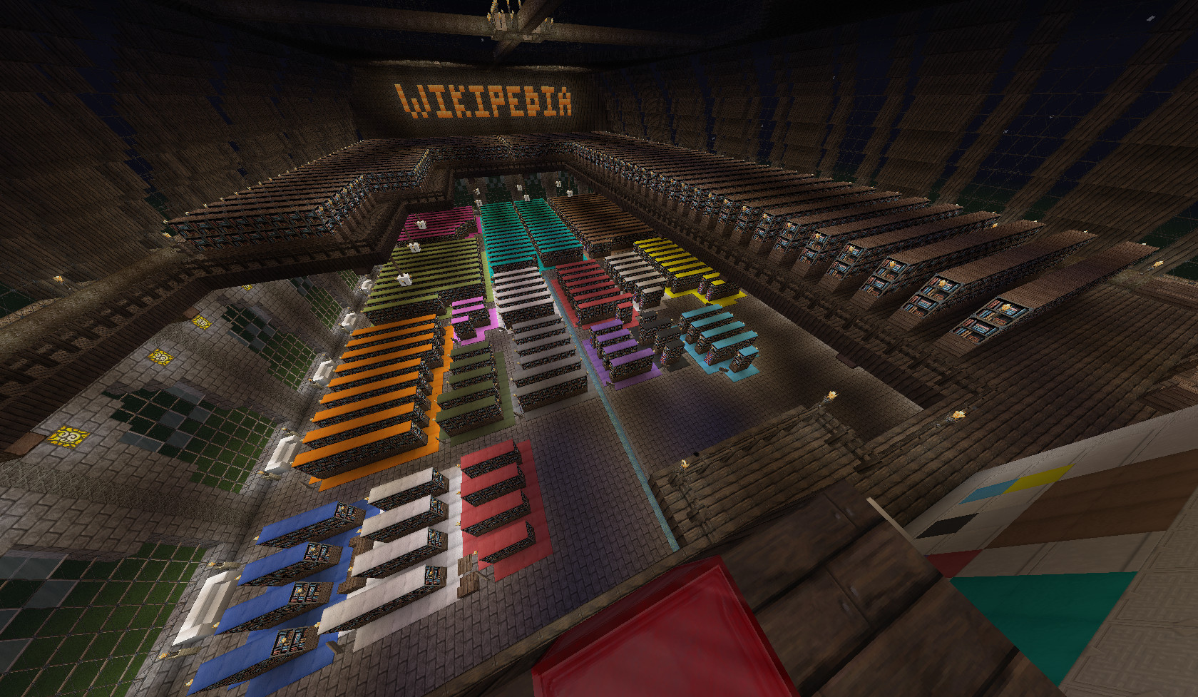 Vue plongeante sur une mezzanine.